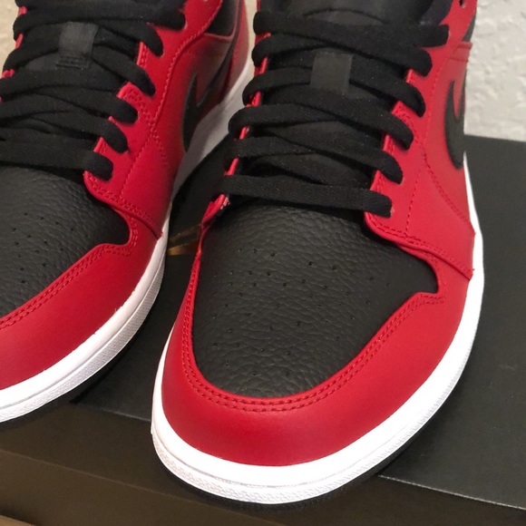 nike reverse bred low